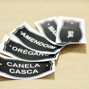 Rótulo em impressão digital com corte especial